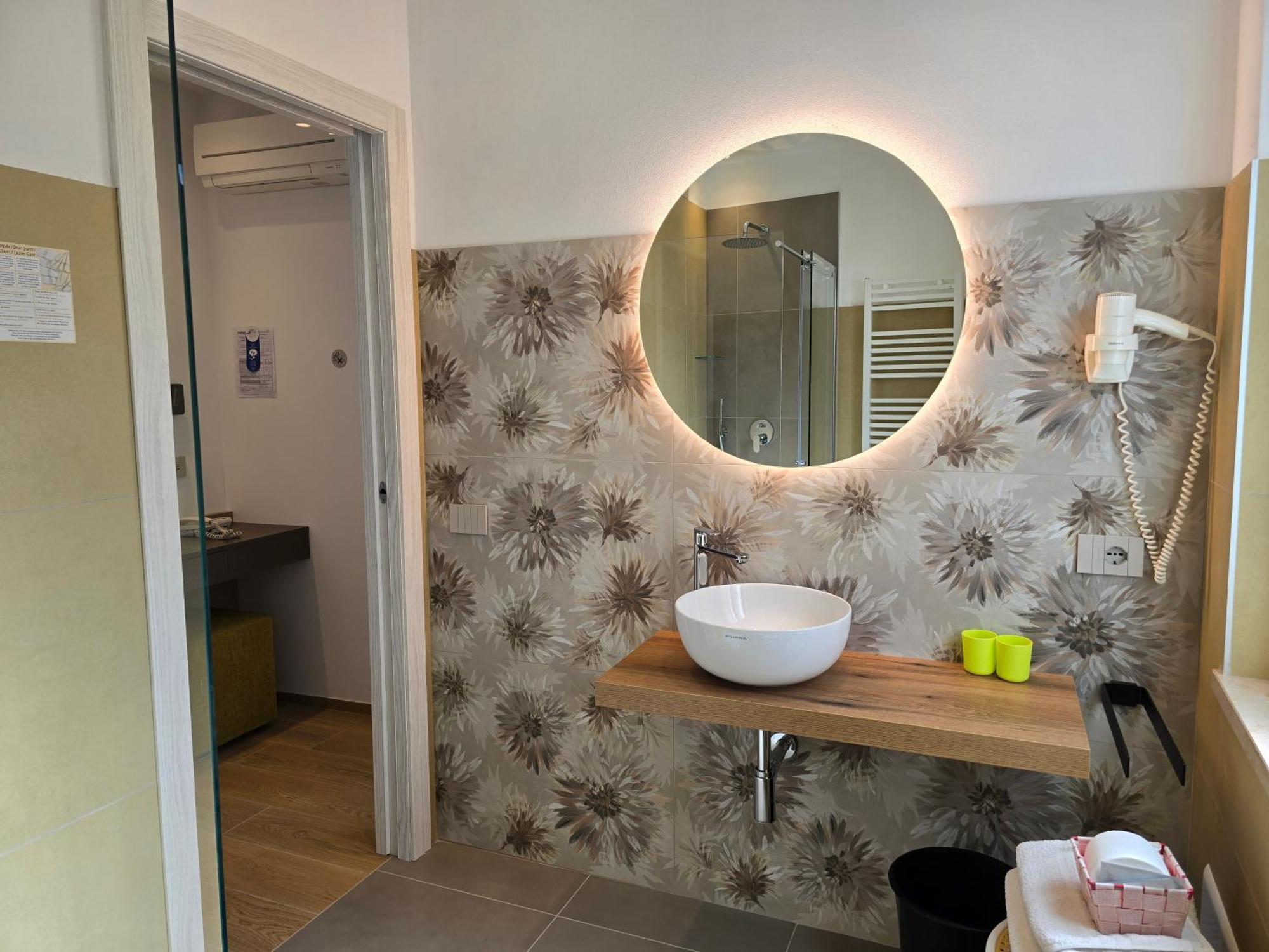 Hotel Pace Brenzone sul Garda Exterior foto
